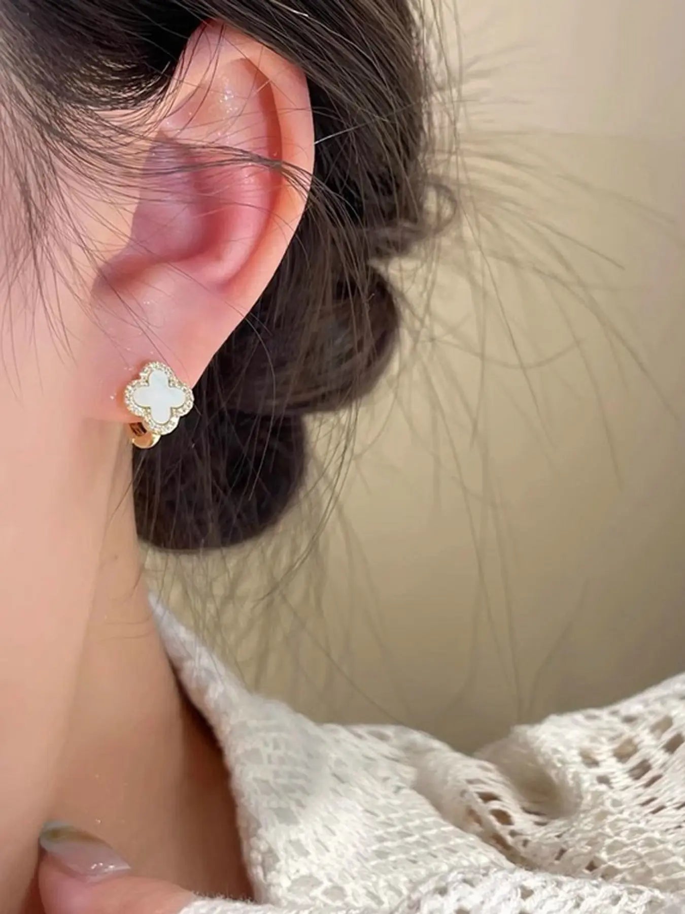 Elegant French Vintage Copper Earrings Set, Zirconia Embellished Clover Design, Fashionable Women'S Jewelry, Versatile Flower Pattern, Hoop Earrings